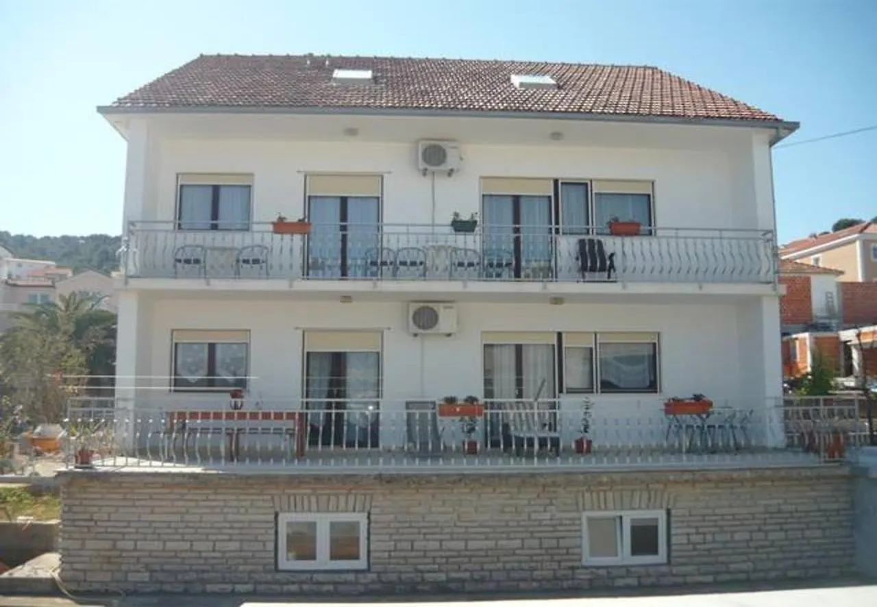 Apartments Simun - 15M From Beach Trogir