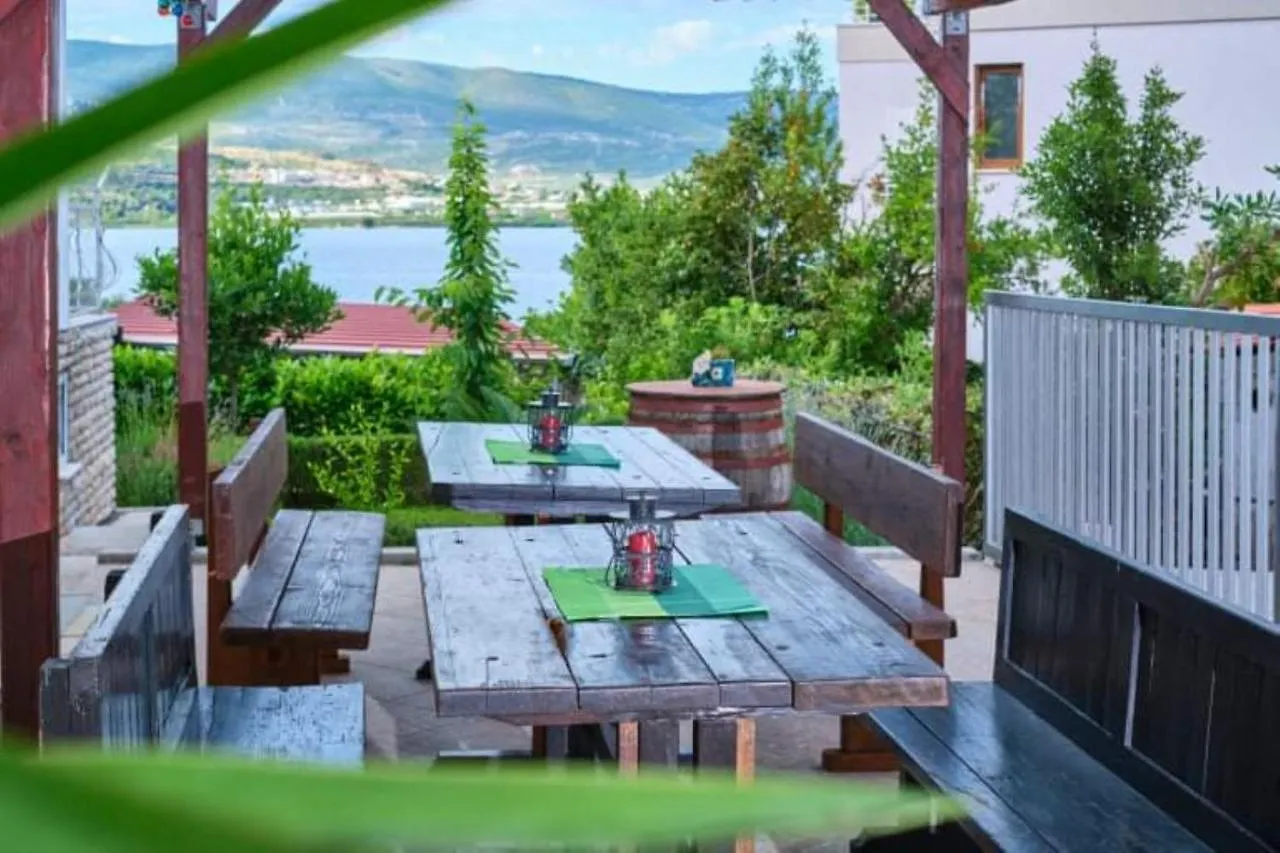 Apartments Simun - 15M From Beach Trogir