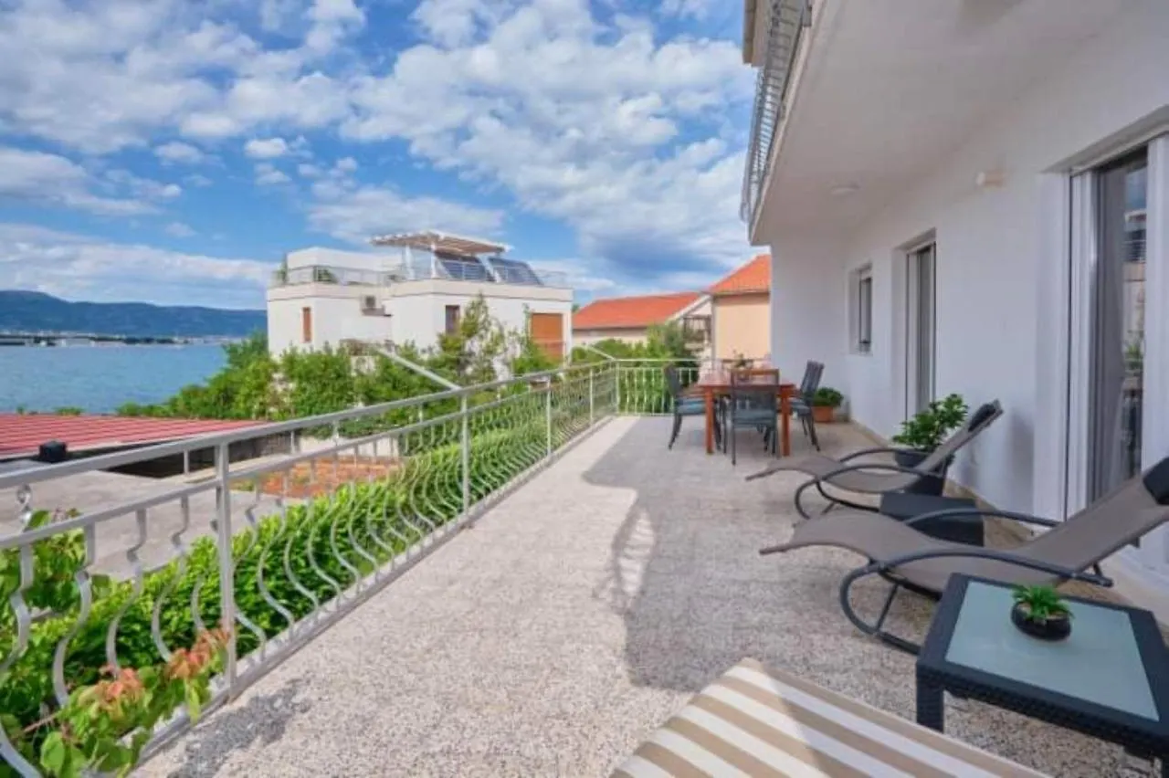 Apartments Simun - 15M From Beach Trogir