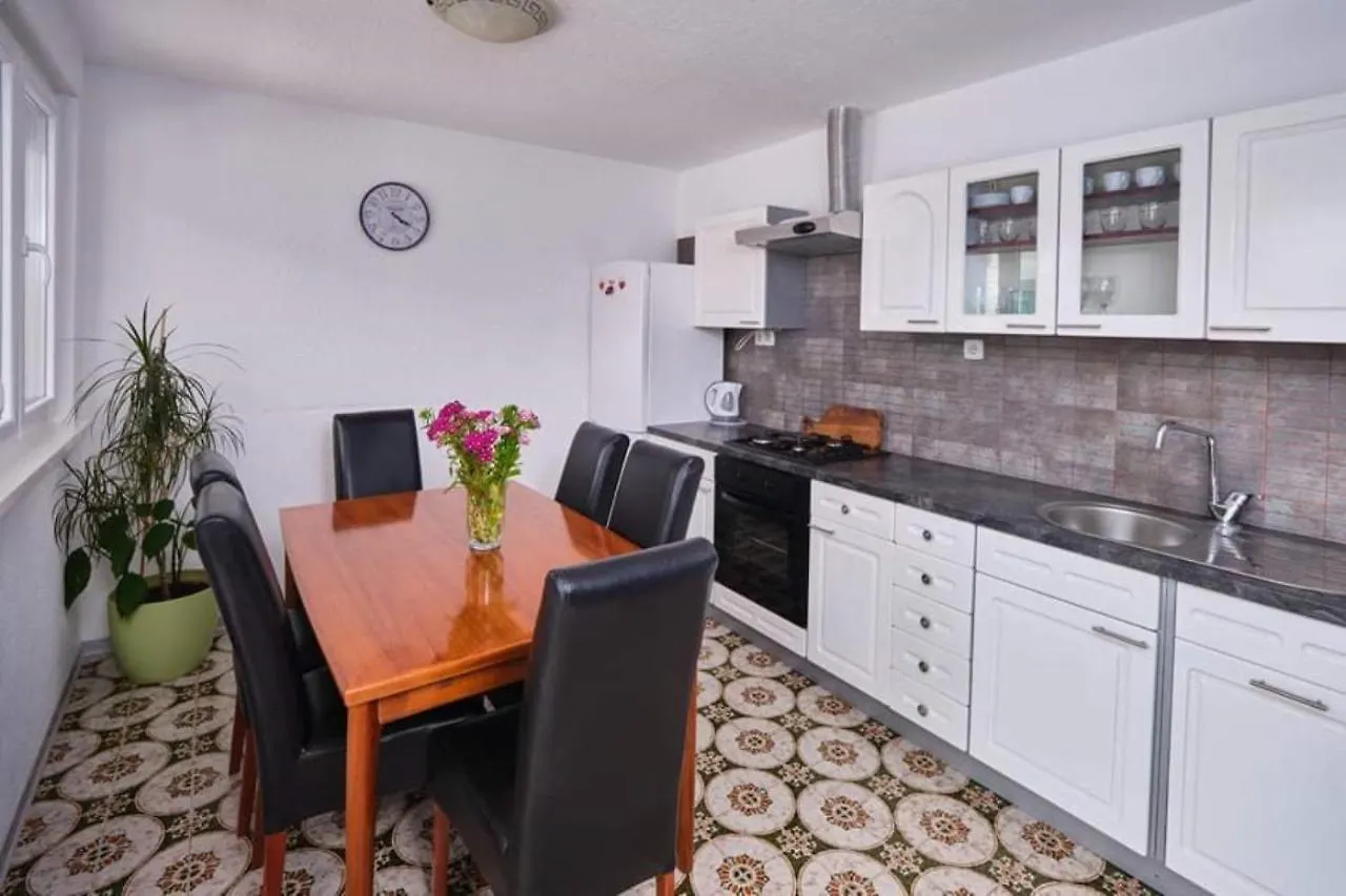 Apartments Simun - 15M From Beach Trogir